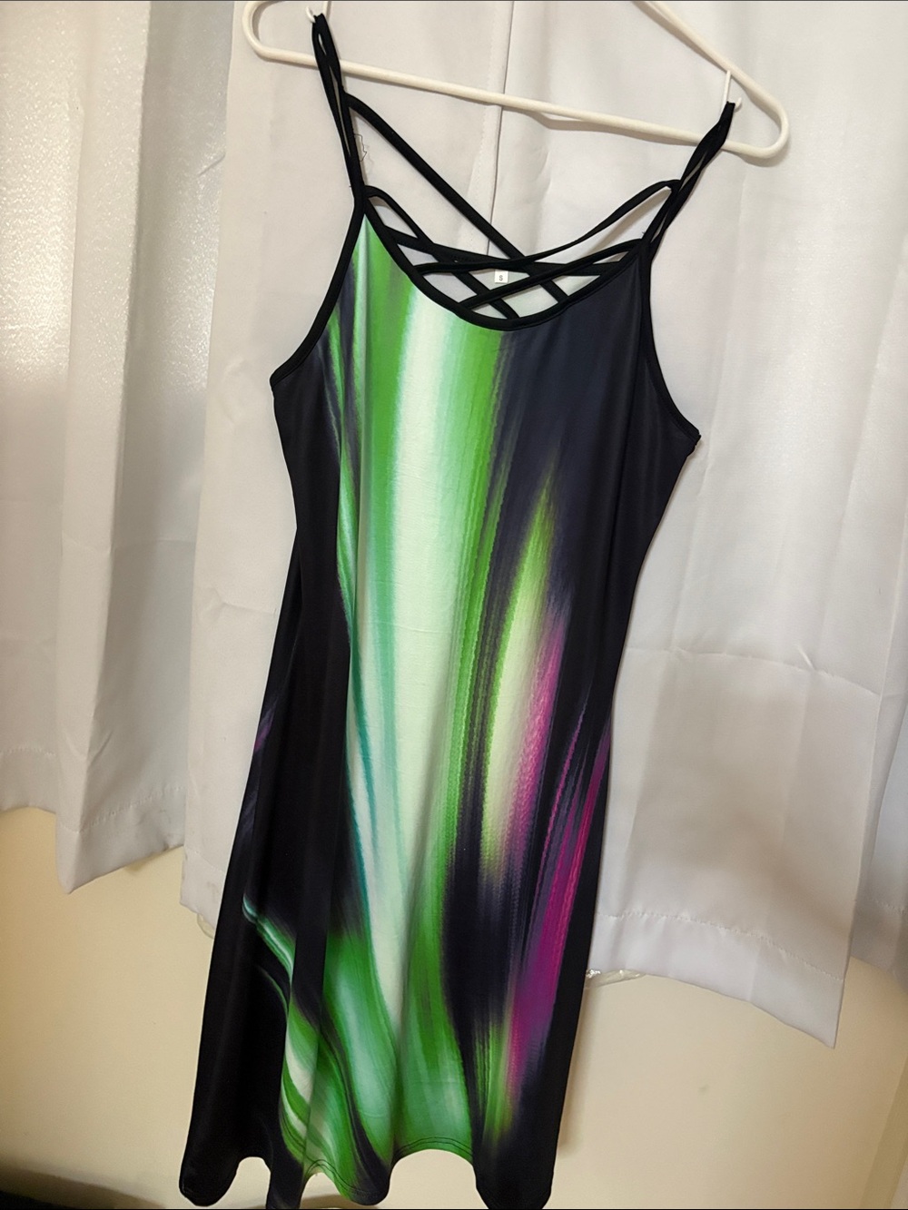 Source Unknown Black Midi Dress with Green and Pink Gradient